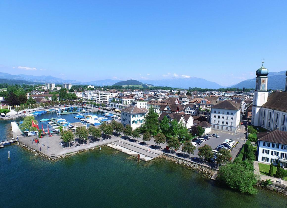 Dorf Hotel "Zuhause In Lachen" Exteriör bild